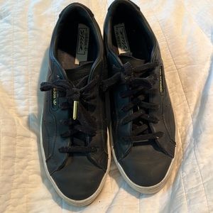 Adidas “Sleek” Sneakers in EUC